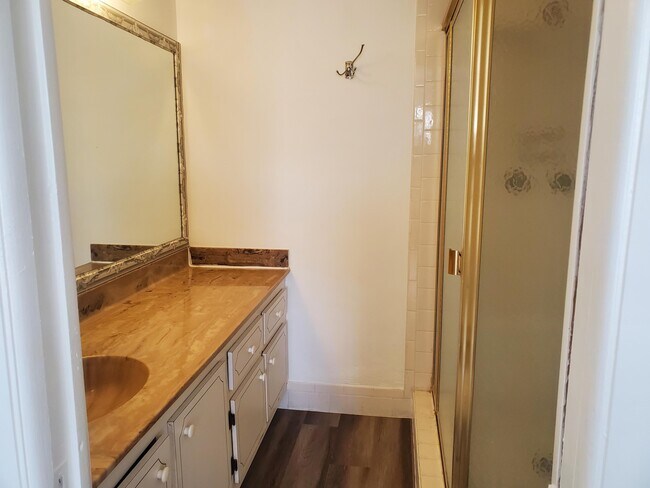 Building Photo - 6050 NW 64th Ave