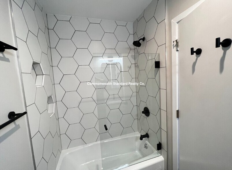 Building Photo - 1661-1663 Washington St. Unit 308