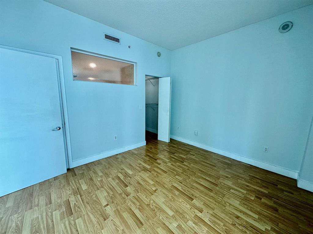 Building Photo - 350 NE 24th St