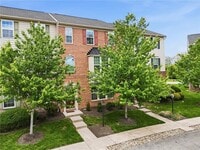 Building Photo - 202 Pointe View Dr