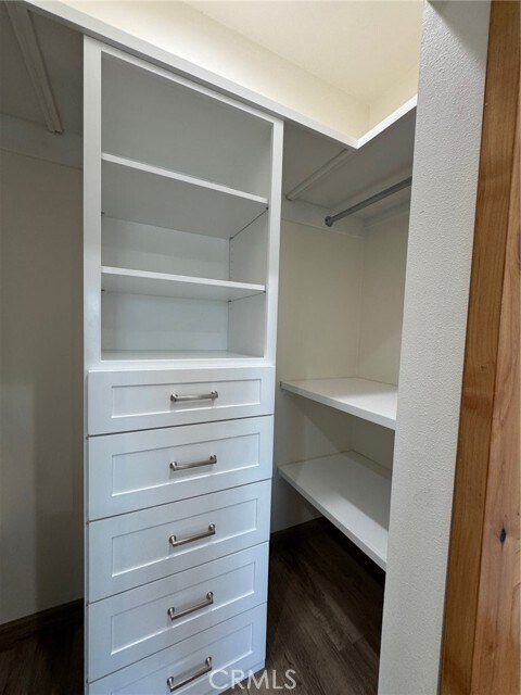 Building Photo - 122 E Brookdale Pl