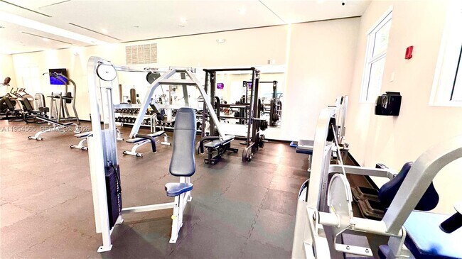 Building Photo - 139 NE 27th Terrace