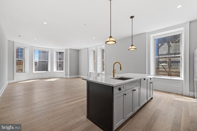 Primary Photo - 200 S Broad St