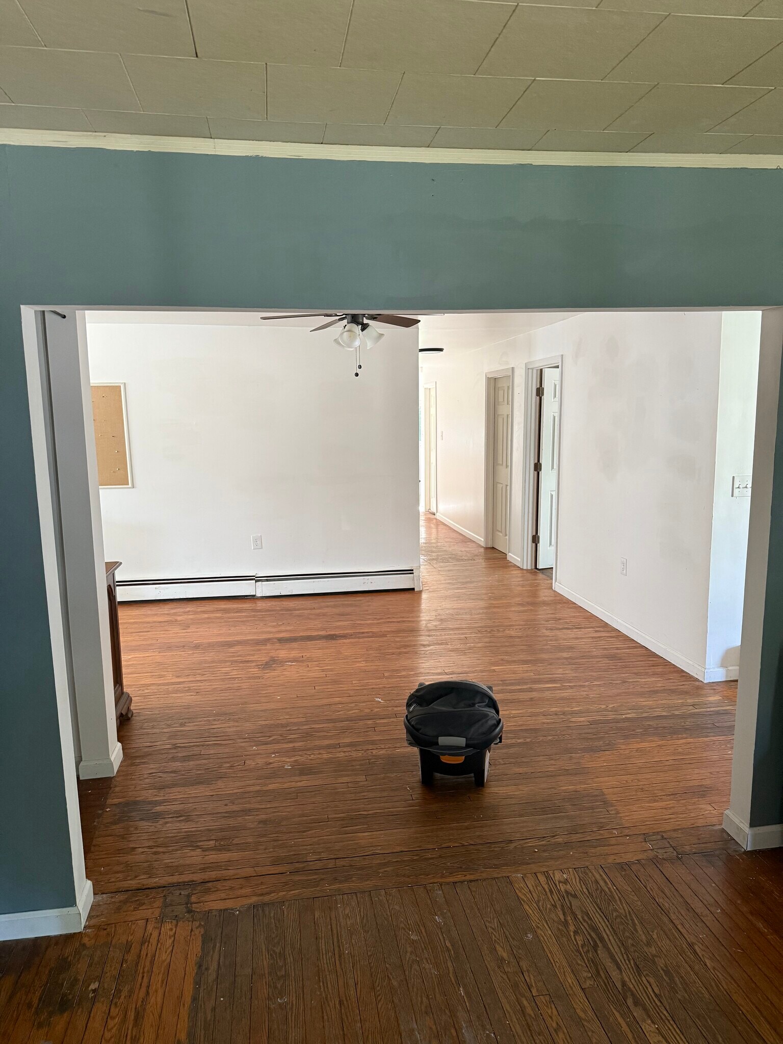 Building Photo - 34 E Lamoka Ave