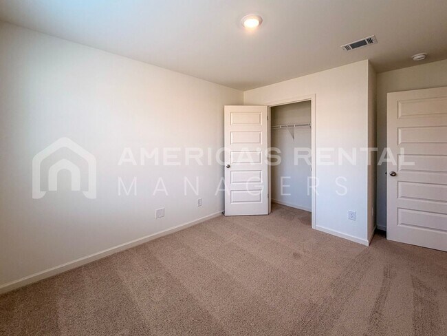 Building Photo - New Construction & Modern Living in Sandy Ridge!