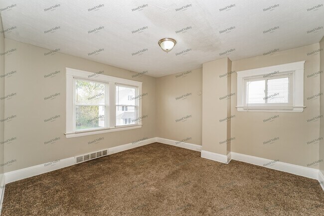 Building Photo - 10811 Sprague Ave
