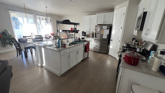 Building Photo - 1747 Prevedel Dr
