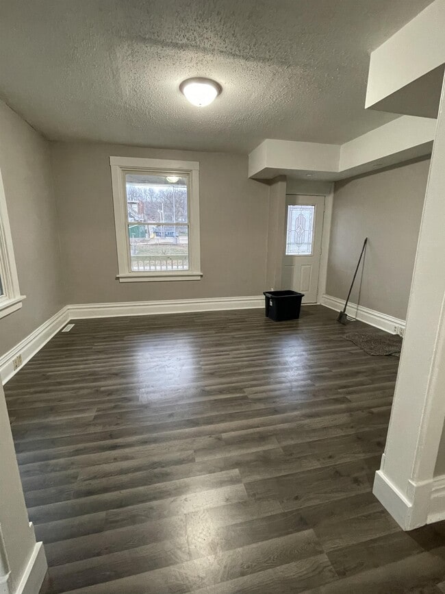 Building Photo - 2410 White St