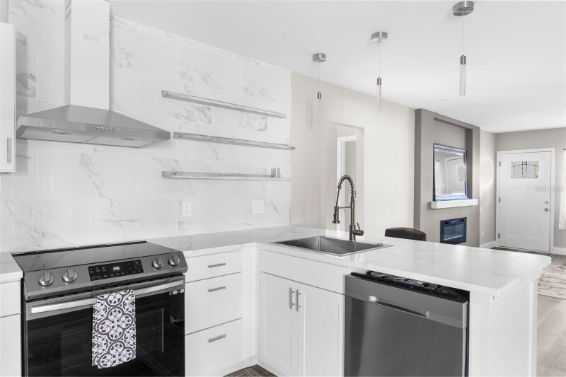 Building Photo - 5318 9th Ave N