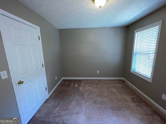 Building Photo - 102 Carolinas Way