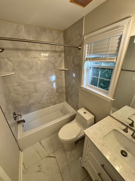 Building Photo - 104 Hamlin Dr