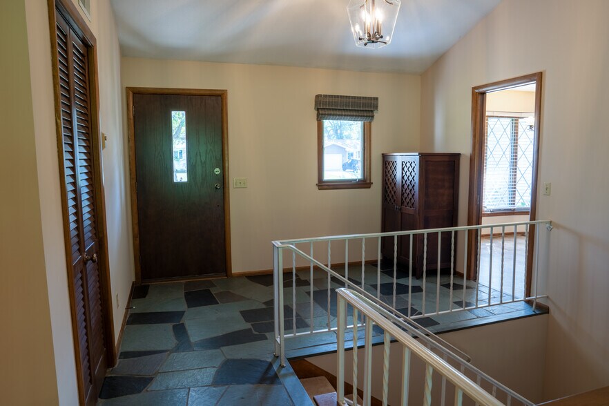 Building Photo - 593 Rice Creek Ter NE