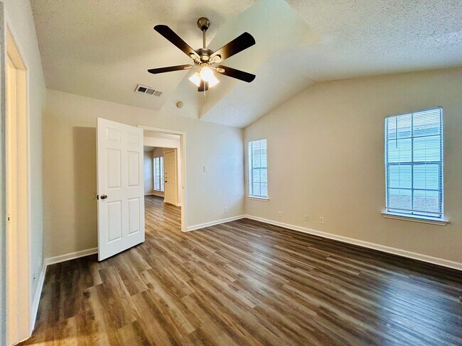Building Photo - 9317 Kempler Dr