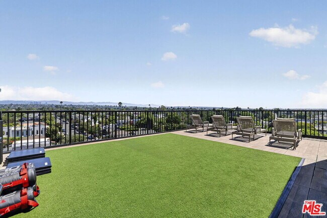 Building Photo - 1808 Lincoln Blvd