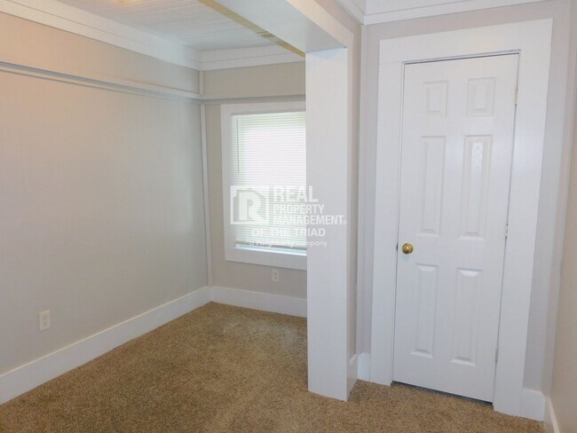 Building Photo - Cute 3 Bedroom/2 Bath Home in Greensboro 2...