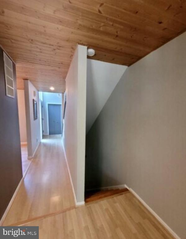Building Photo - 1415 Greenmont Ct