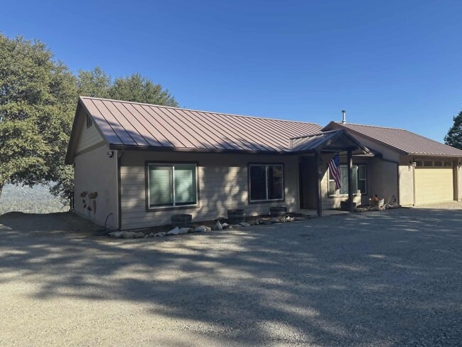 Building Photo - 39034 CA-41