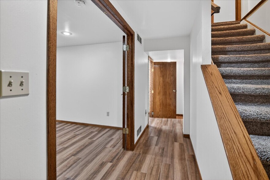 Building Photo - 1014 N Westfield Rd