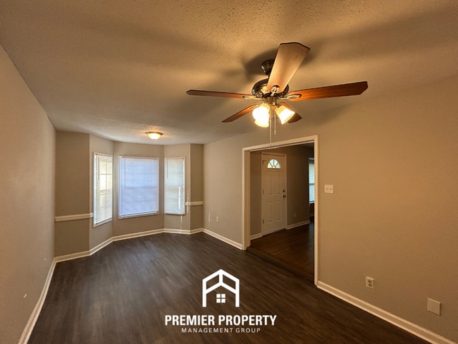 Building Photo - 8288 Cedarbrush Dr