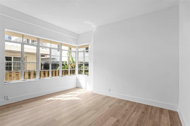 Building Photo - 1044 Michigan Ave