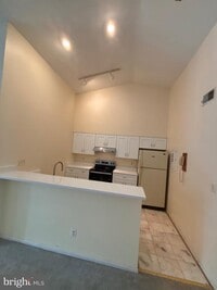 Building Photo - 12889 Grays Pointe Rd