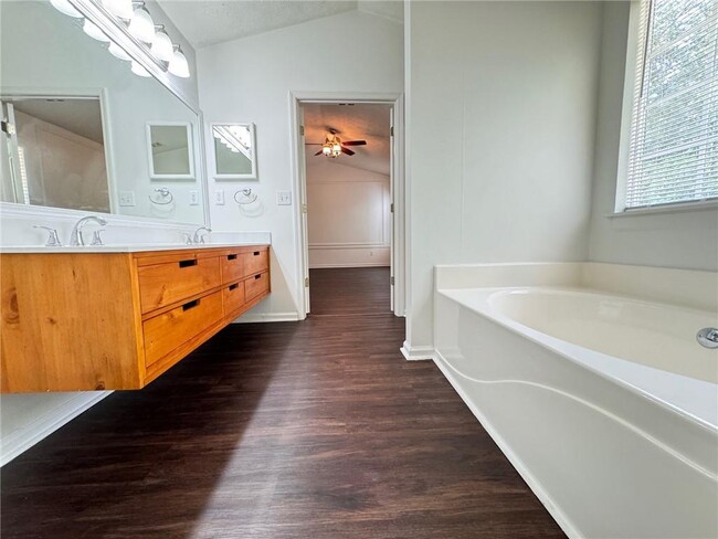Building Photo - 3945 Brushy Creek Way