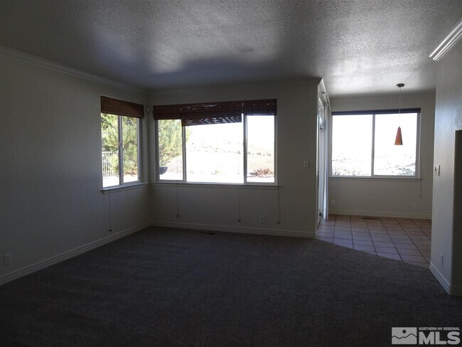 Building Photo - 7021 Heatherwood Dr