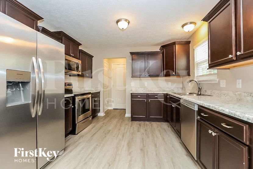 Building Photo - 307 Amit St