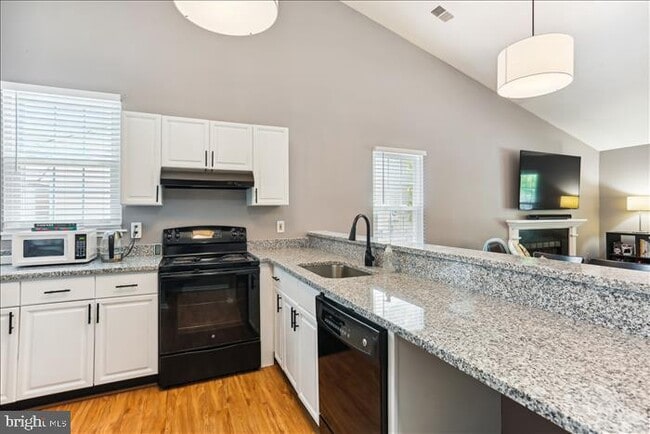 Building Photo - 13348 Neerwinder Pl