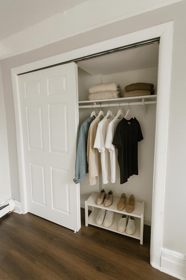 Building Photo - 649 Mt Prospect Ave