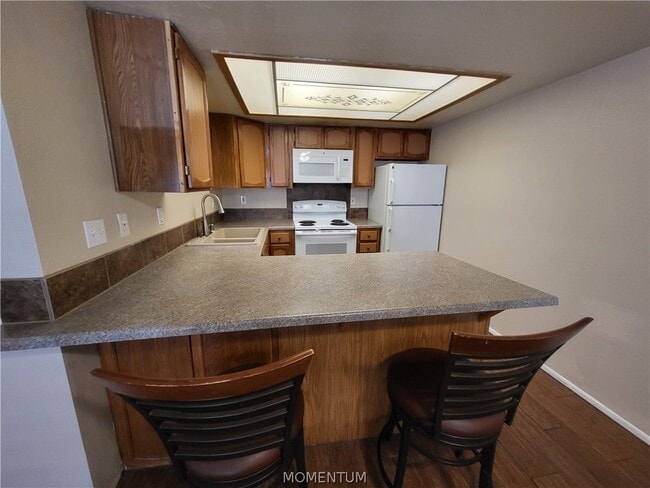 Building Photo - 454 Riverfront Dr