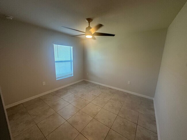 Building Photo - NE Cape Coral- Gator Circle Home- 4 Bedroom 2 Bathrooms 3 Car Garage