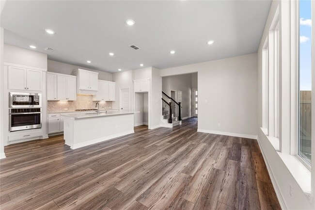Building Photo - 28938 Hauter Wy