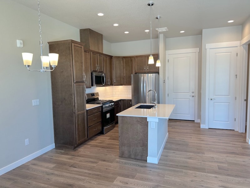 Building Photo - 844 Schlagel St