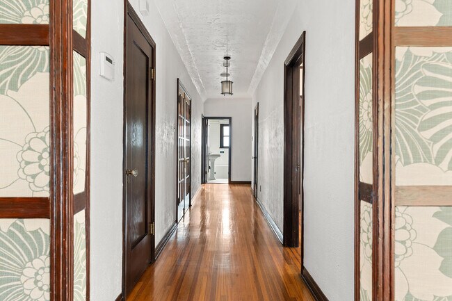 Building Photo - 407 N Orange Dr