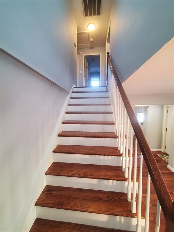 Building Photo - 112 Front St