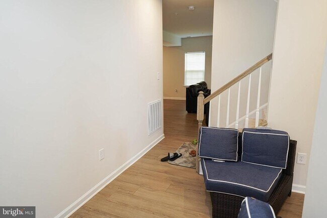 Building Photo - 9305 Mulligan Way