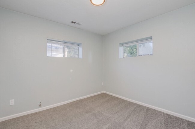 Building Photo - 1447 W 40th St