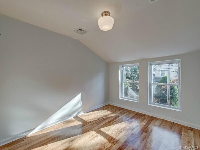 Building Photo - 232 Franklin Ave