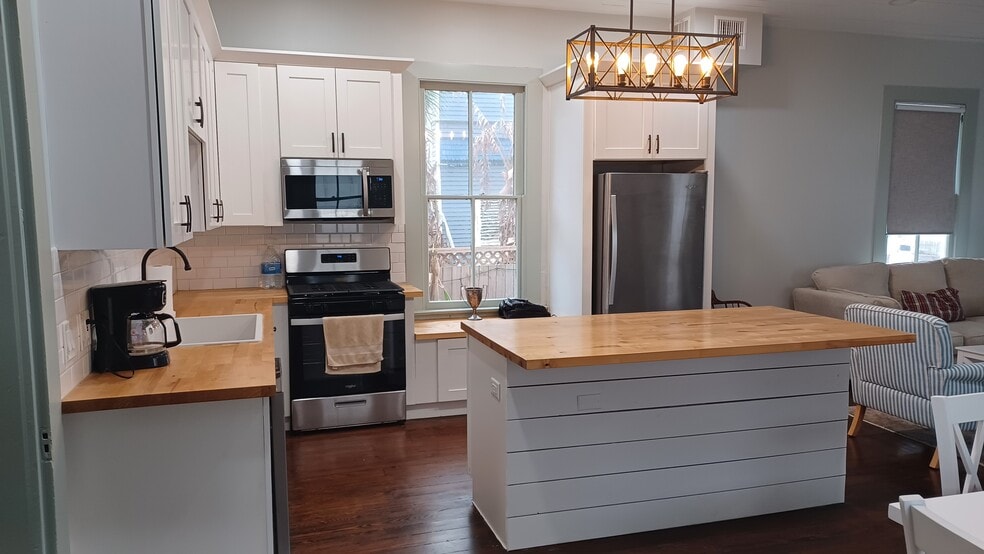 Building Photo - 514 17th St