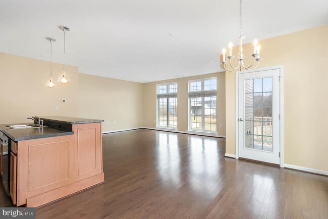 Building Photo - 3038 Meridian Cmns