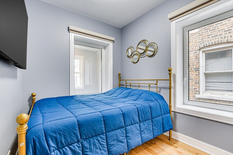 Building Photo - 1034 N Drake Ave