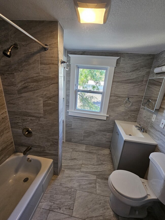 Building Photo - 117 Dawson St