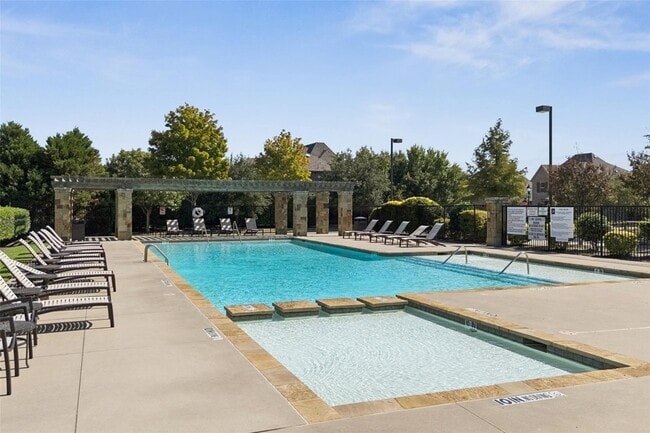 Building Photo - 7721 Shackelford Dr