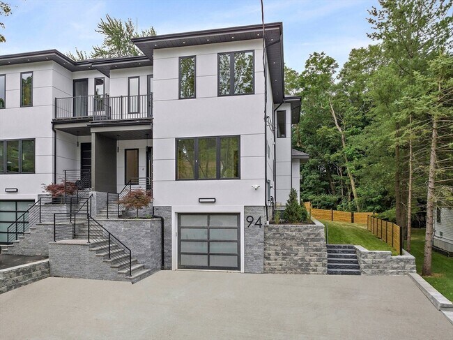 Building Photo - 94 Thurston Rd
