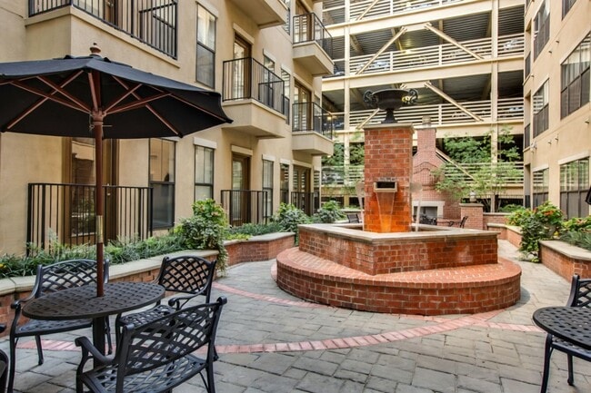 Building Photo - Beautiful 3 Bedroom Condo in Midtown