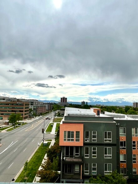 Panoramic Mountain Views - 275 S Harrison St