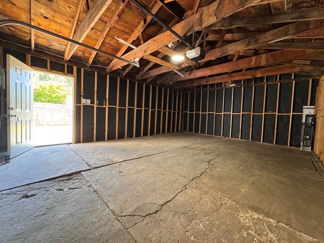 Building Photo - 325 N Gilman St