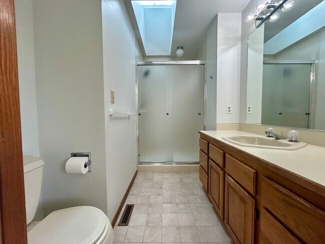 Building Photo - 12371 Rainier Dr