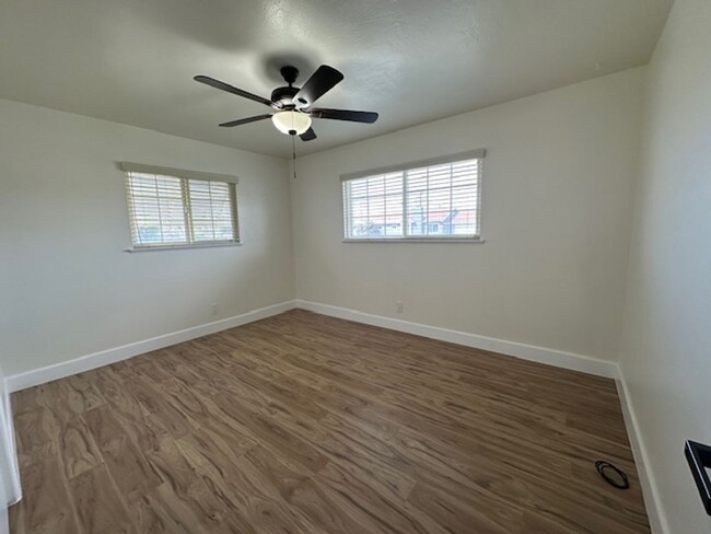 Building Photo - MOVE IN SPECIAL!